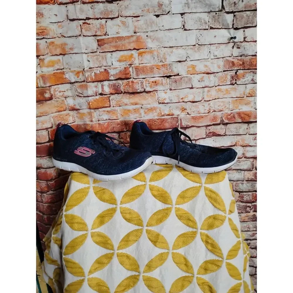 Skechers Navy & Pink Knit Sneakers
